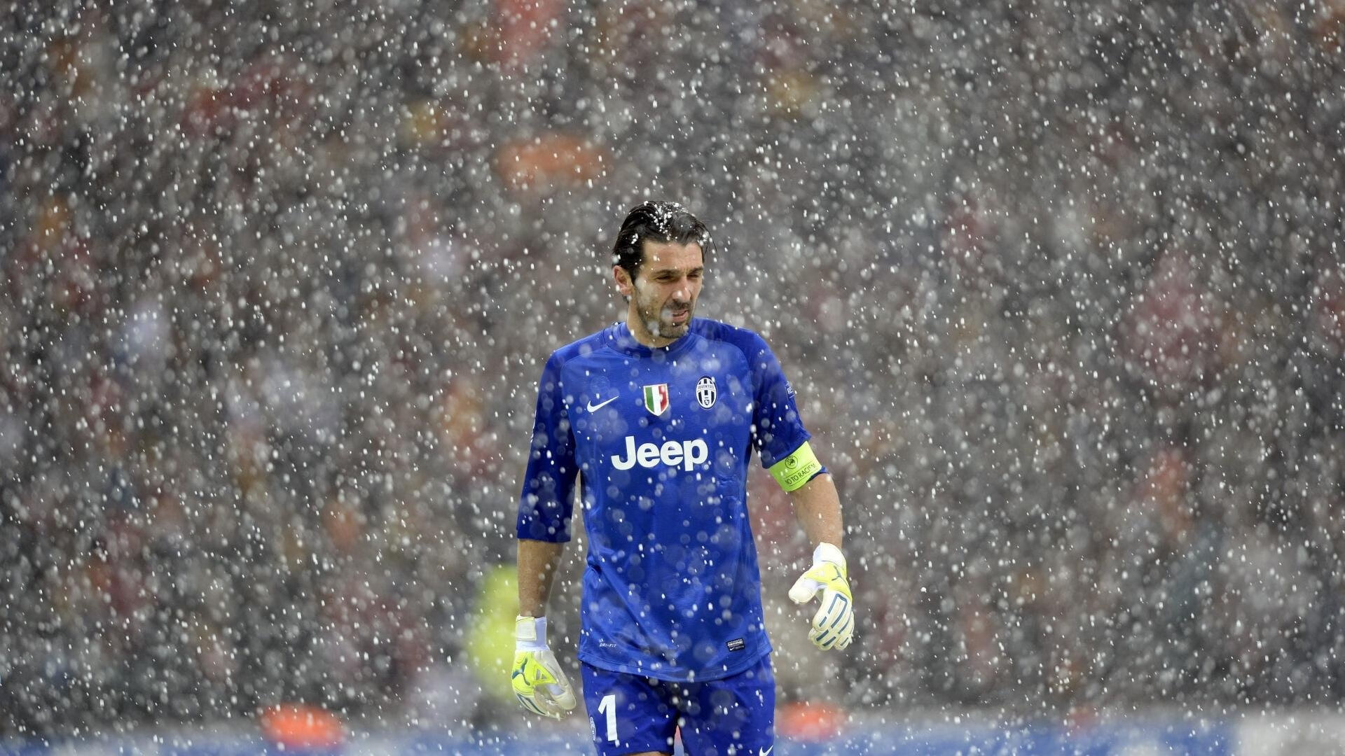 开云网页版-巴斯托尼，隐身的世界级后卫如何用不存在感定义顶级防守？