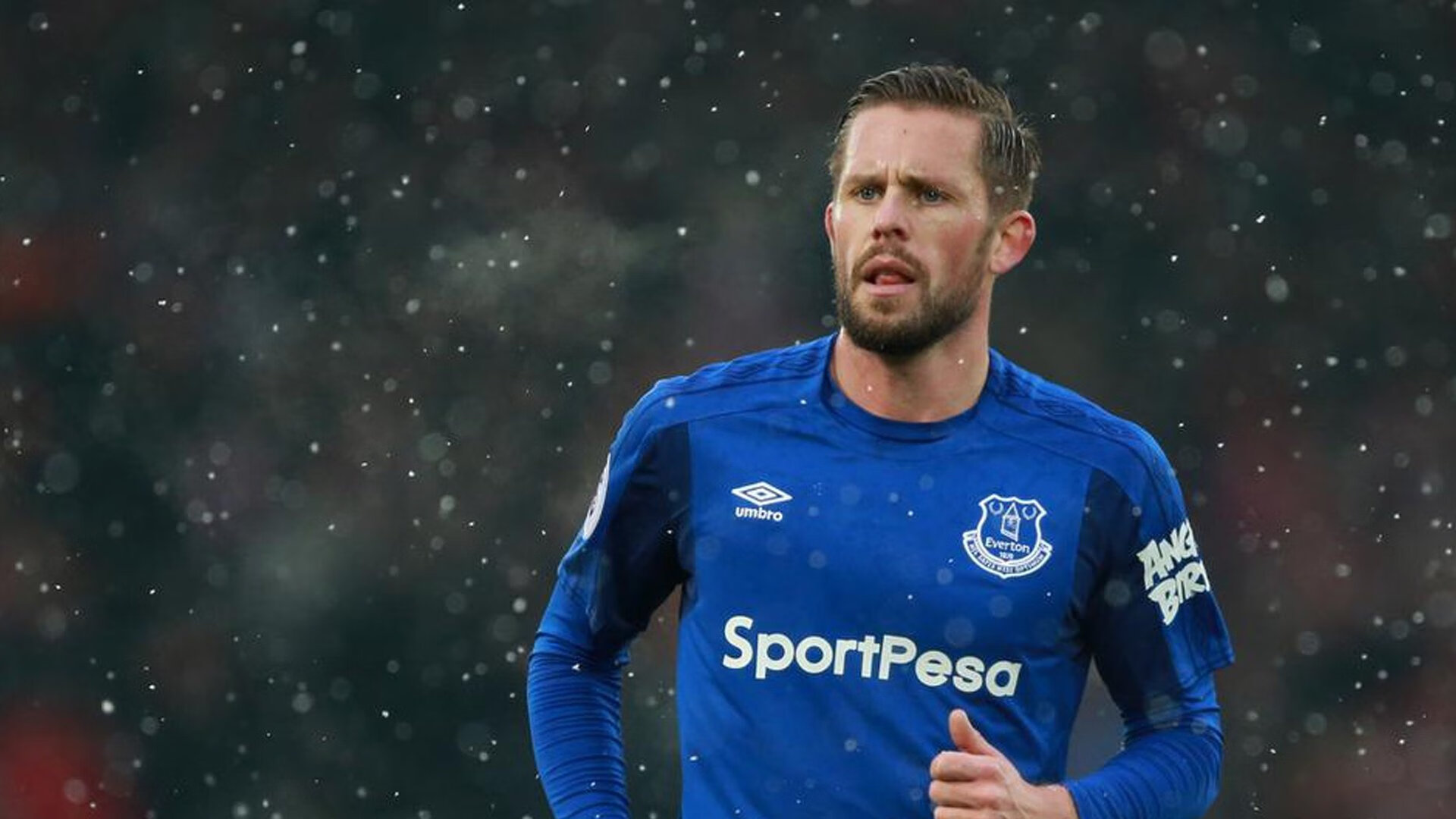 开云体育官网-NBA季后赛惊奇一幕，新疆队横扫湖人，是跨界幻影还是现实预言？